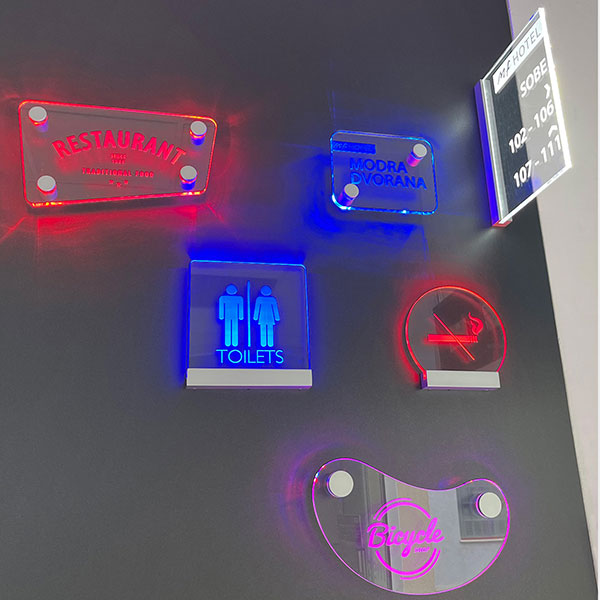 LED svetlobni nosilci