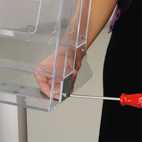 Stojalo za prospekte 3 x A4 - pričvrstitev nosilcev za brošure