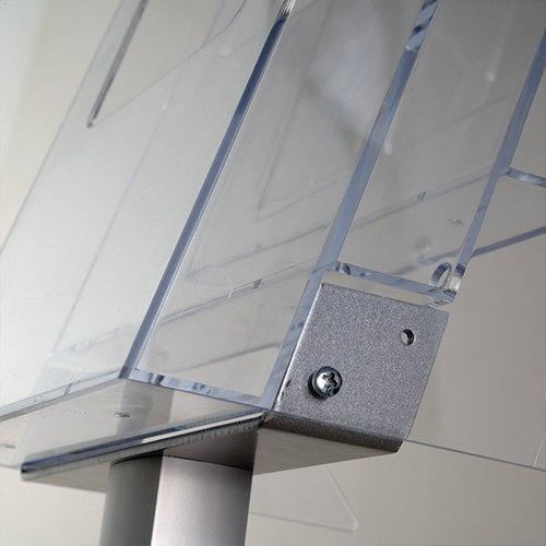 Stojalo za prospekte 3 x A4 - podrobnost pritrditve