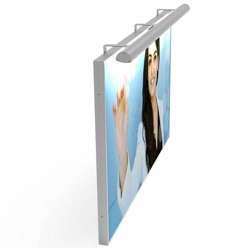 70/1 T-Flex Outdoor enostranski - primer z uporabo dodatnih luči za osvetljevanje