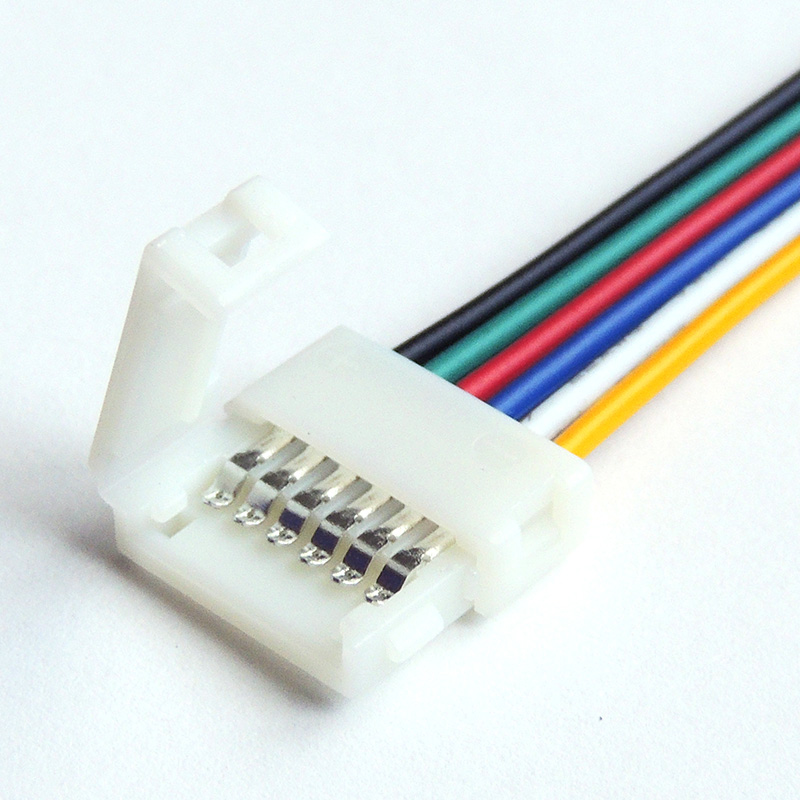 Kabel (6-pin) RGBWW enostranski/dvostranski konektor za trak 12mm - izgled konektorja (odprt)