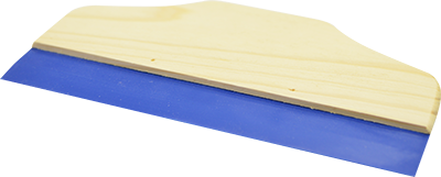 gladilka z lesenim ročajem