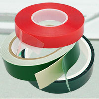 Lepilni in magnetni trakovi